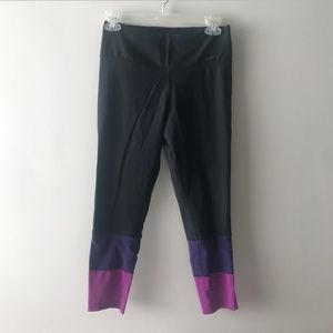 NIKE Crop Leggings Size S